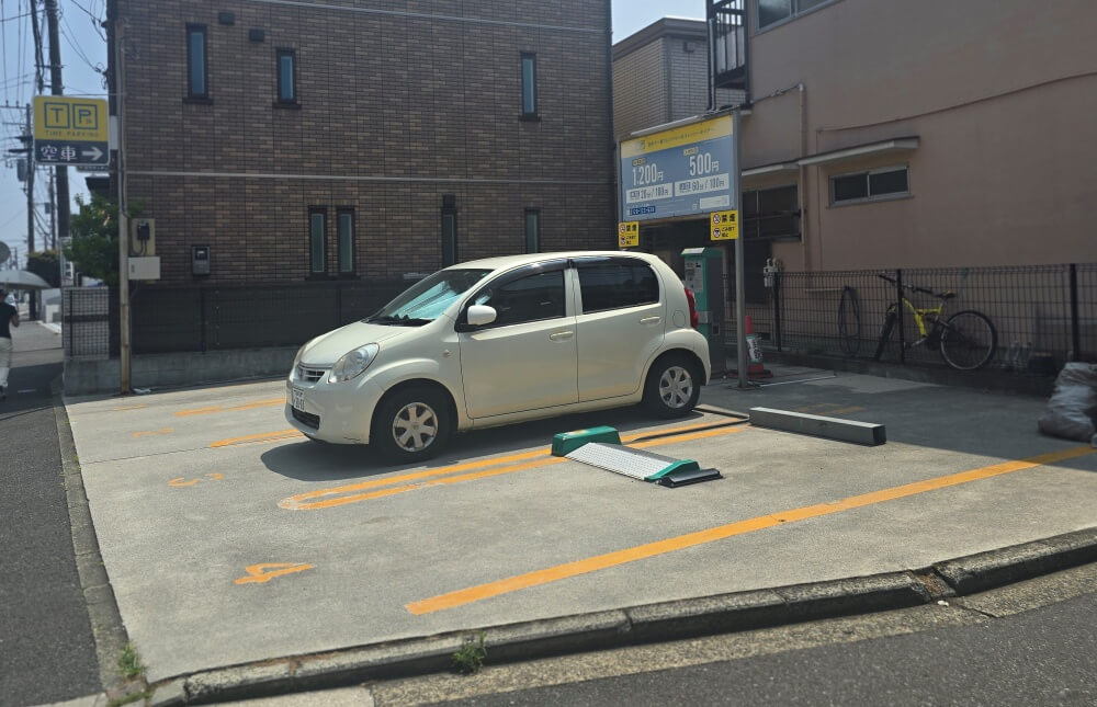 3 spaces parking lot